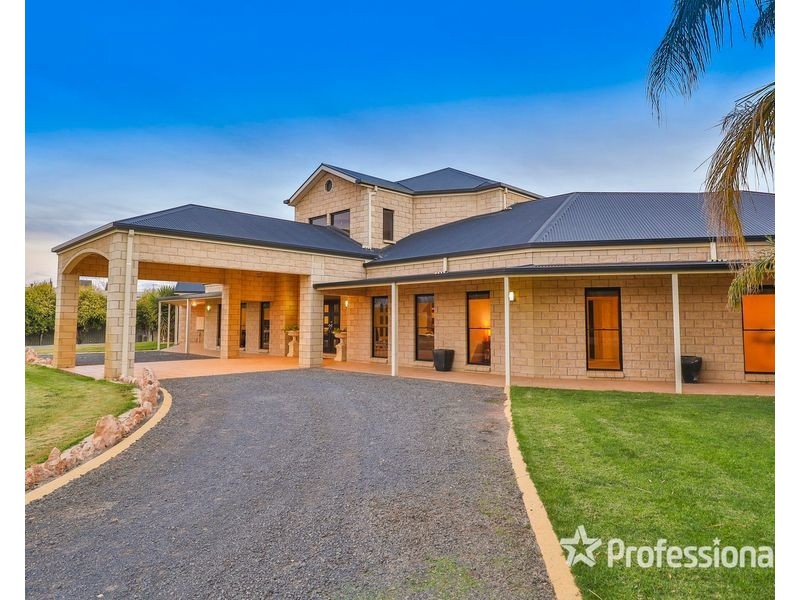 22 The Cobb & Co Way, Gol Gol NSW 2738