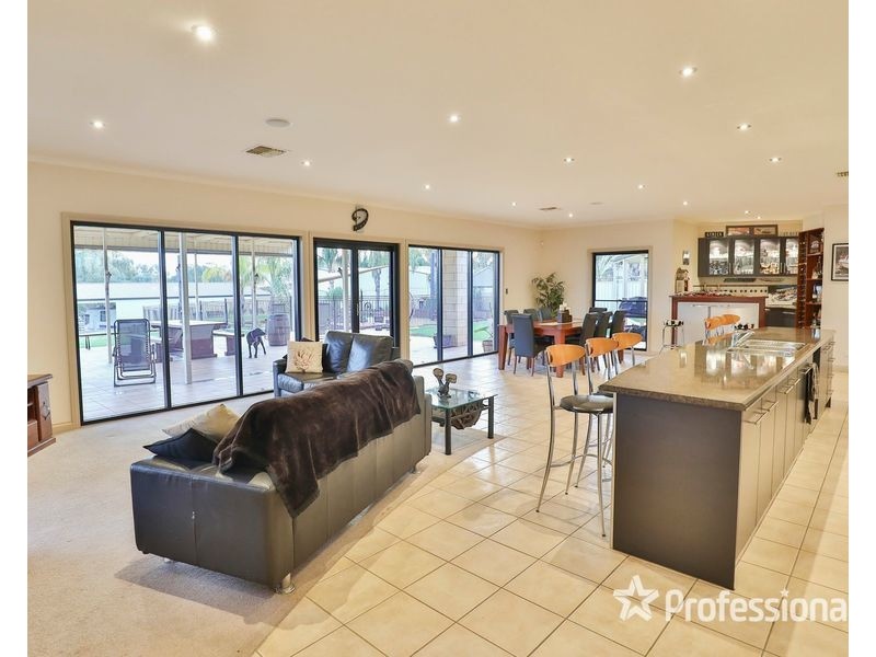 22 The Cobb & Co Way, Gol Gol NSW 2738