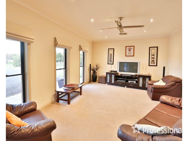 22 The Cobb & Co Way, Gol Gol NSW 2738