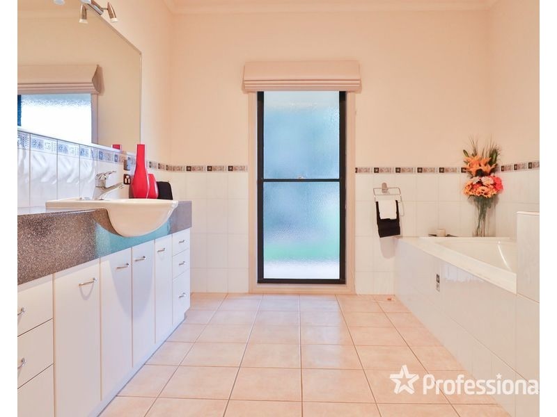 22 The Cobb & Co Way, Gol Gol NSW 2738