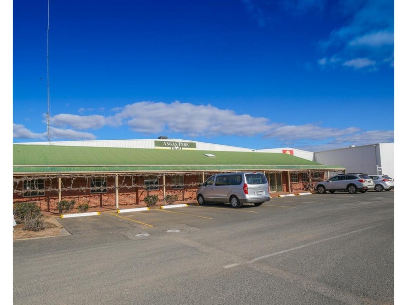 780 Koorlong Avenue, Irymple VIC 3498