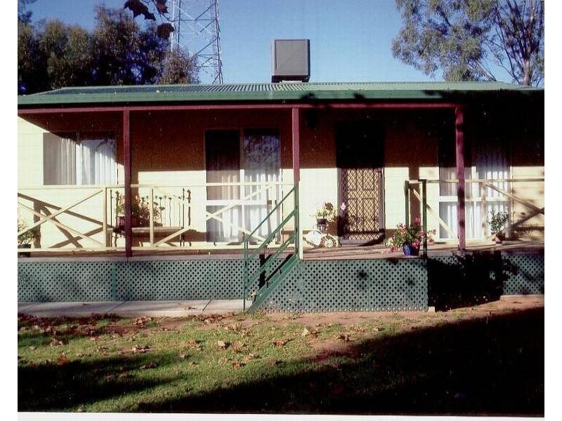 1 Tarcoola Street, Pooncarie NSW 2648