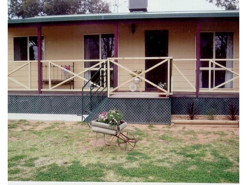 1 Tarcoola Street, Pooncarie NSW 2648