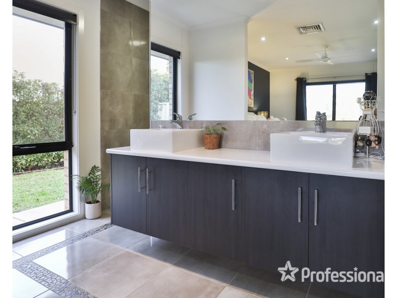 42 Daunts Road, Sunnycliffs VIC 3496