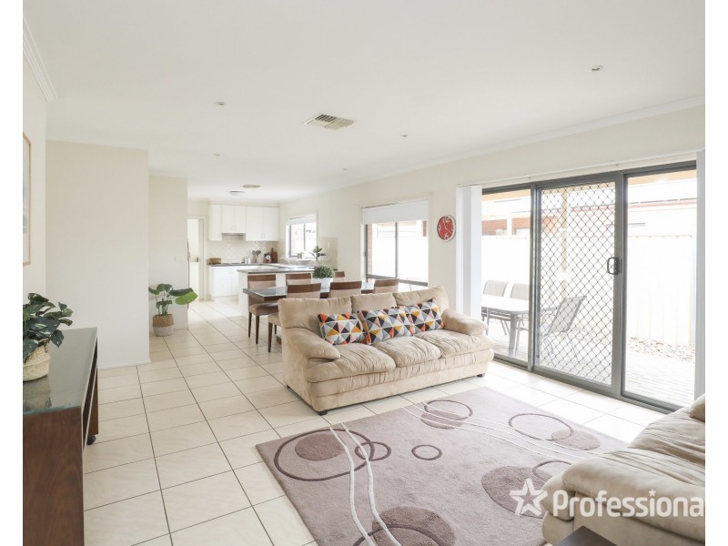 8 Bristol Way, Mildura VIC 3500