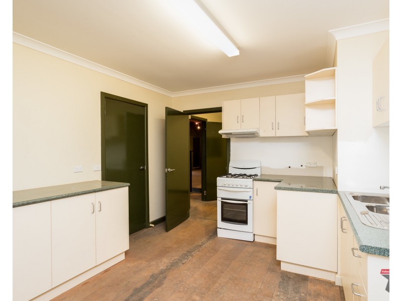 573 Deakin Avenue, Mildura VIC 3500