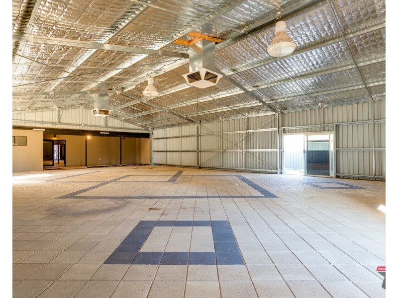 573 Deakin Avenue, Mildura VIC 3500