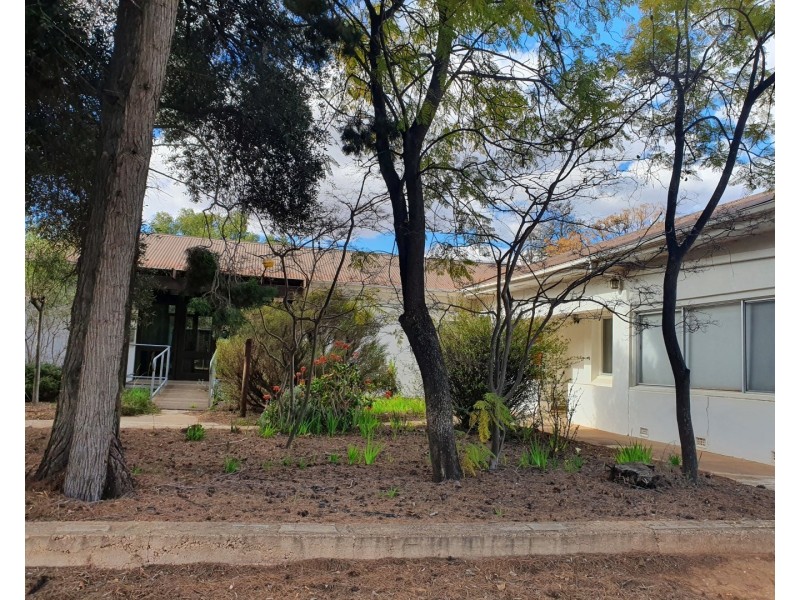 260 Deakin Avenue, Mildura VIC 3500