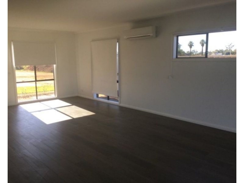 4/9 Toorak Drive, Irymple VIC 3498