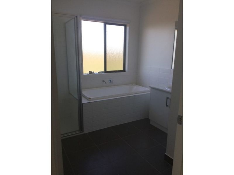 4/9 Toorak Drive, Irymple VIC 3498