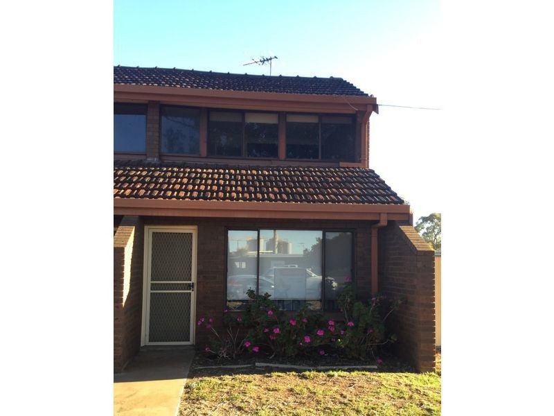 4/2 Cameron Avenue, Mildura VIC 3500
