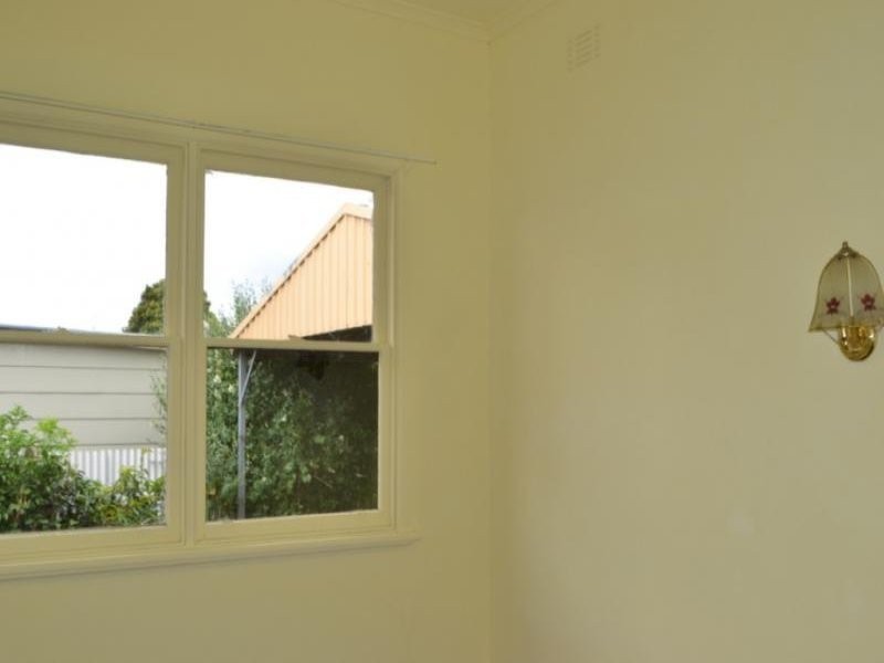 3 Dimora Avenue, Camperdown VIC 3260