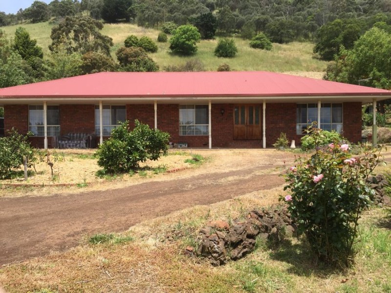 3 Leura Court, Camperdown VIC 3260