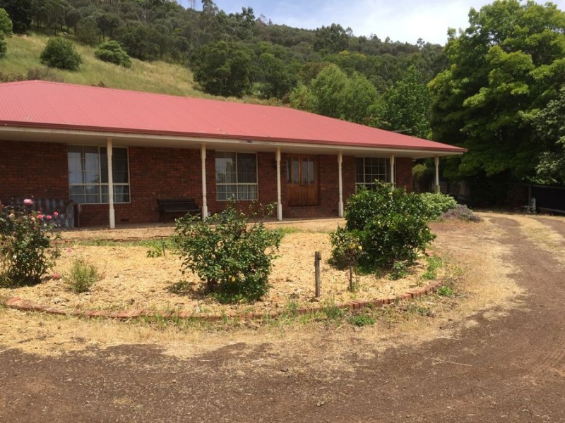 3 Leura Court, Camperdown VIC 3260