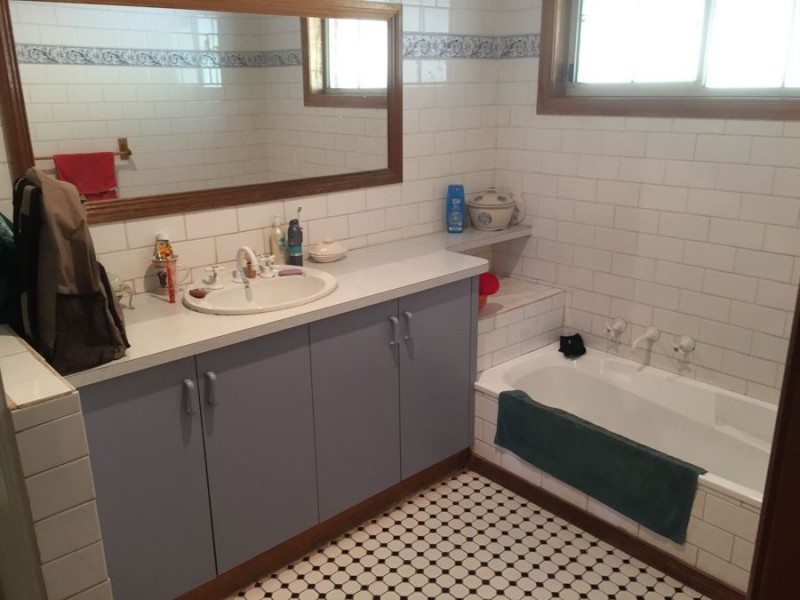 3 Leura Court, Camperdown VIC 3260