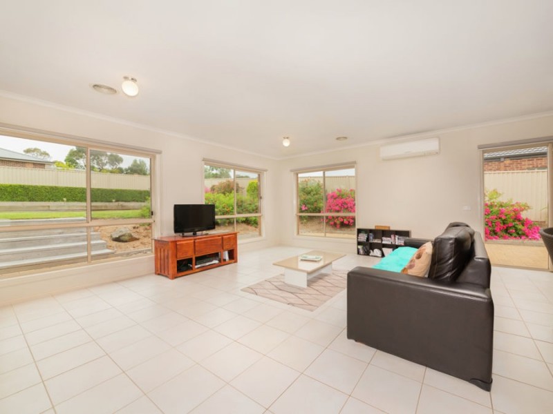 3 Lakeview Avenue, Camperdown VIC 3260
