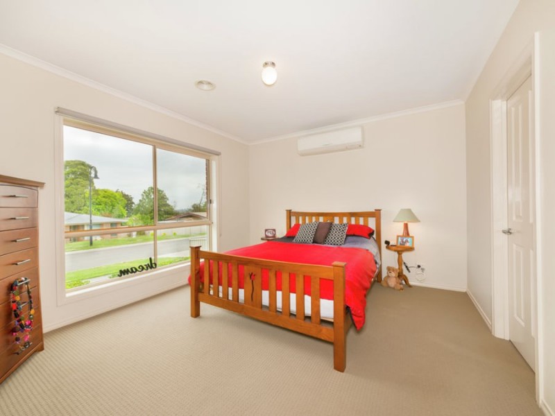 3 Lakeview Avenue, Camperdown VIC 3260