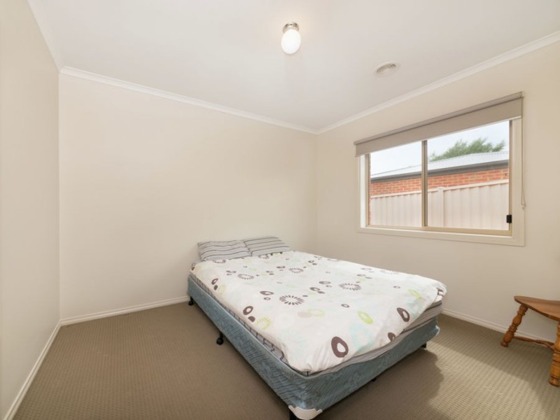3 Lakeview Avenue, Camperdown VIC 3260