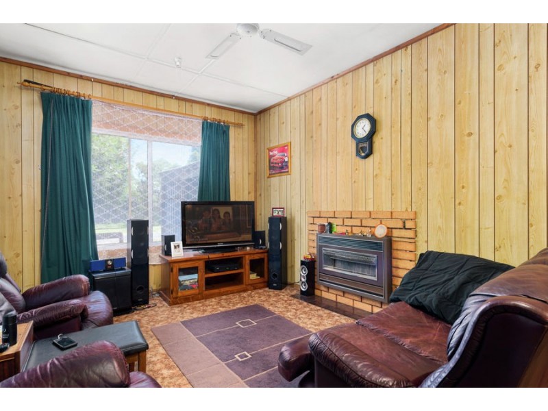70 Mitchell Street, Cobden VIC 3266