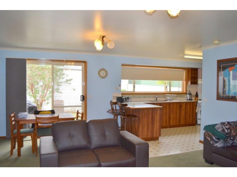 2/46 Silvester Street, Cobden VIC 3266