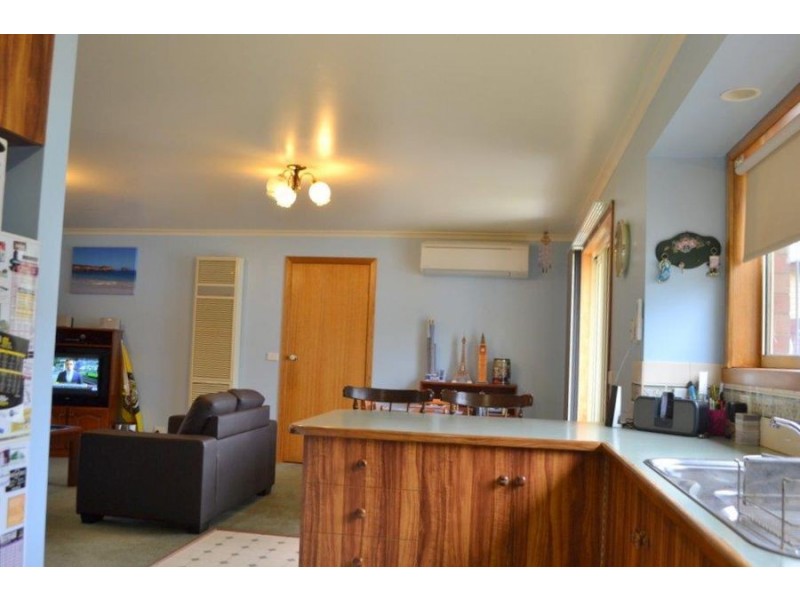 2/46 Silvester Street, Cobden VIC 3266