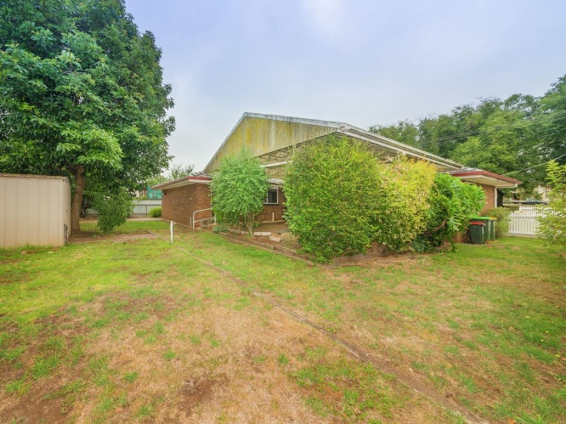 13 LEURA STREET, Camperdown VIC 3260
