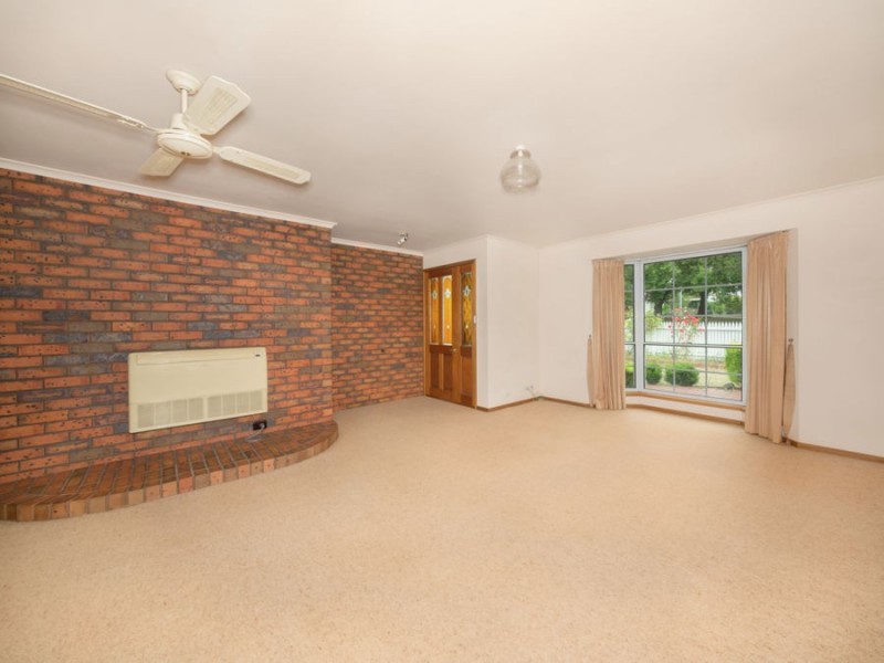 13 LEURA STREET, Camperdown VIC 3260
