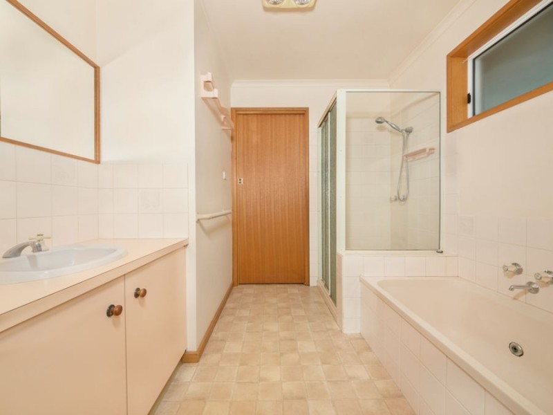 13 LEURA STREET, Camperdown VIC 3260