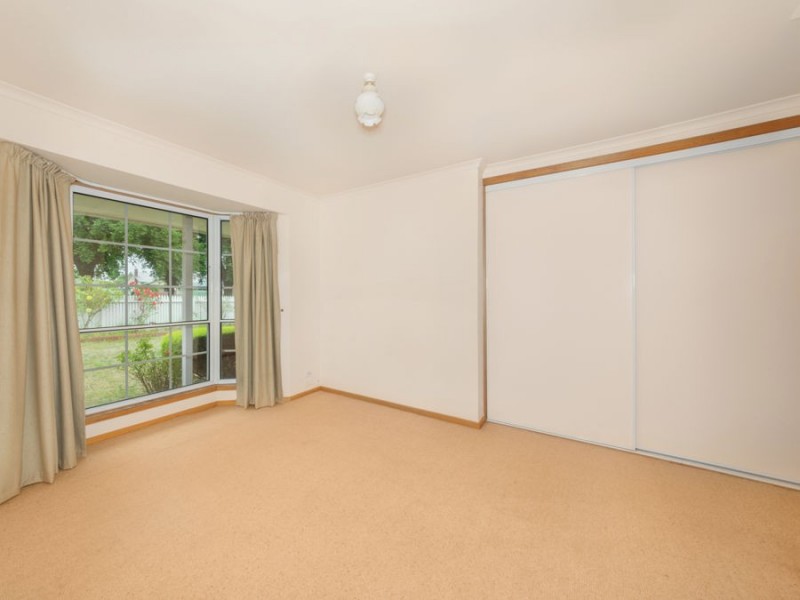 13 LEURA STREET, Camperdown VIC 3260