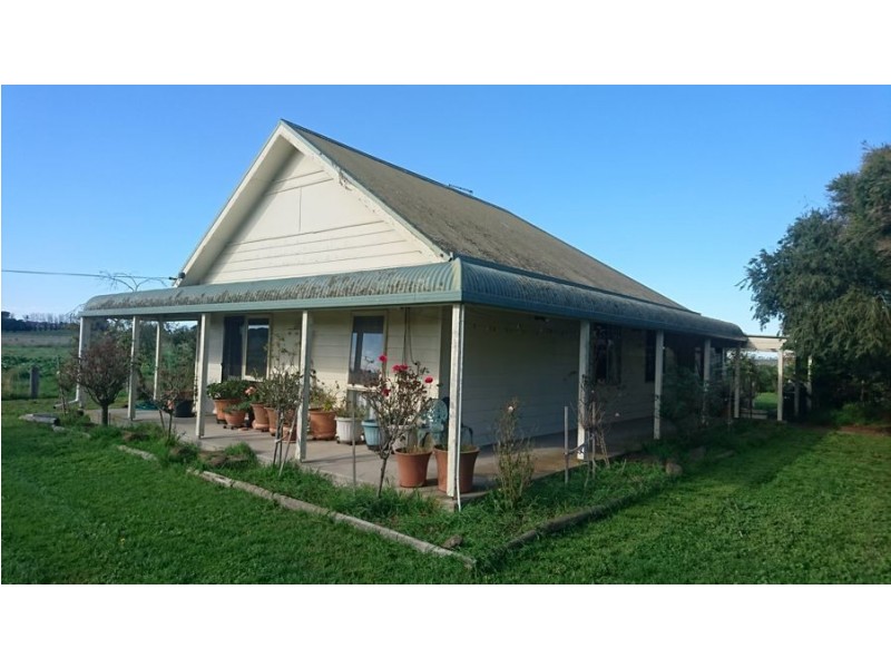 100 Cahars Lane, Chocolyn VIC 3260