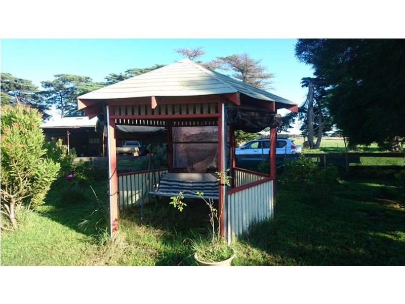 100 Cahars Lane, Chocolyn VIC 3260