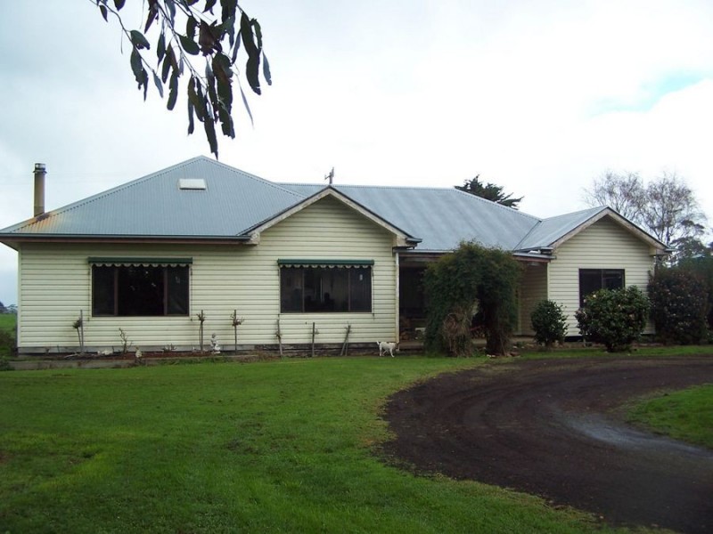 586 Dingey Road, Naringal East VIC 3277