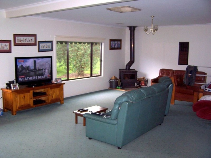 586 Dingey Road, Naringal East VIC 3277