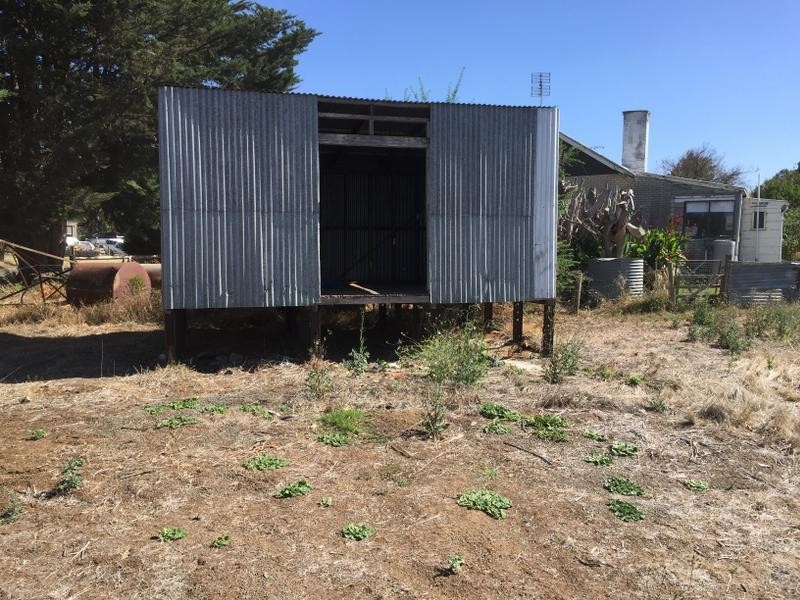 19 Camperdown-Lismore Road, Lismore VIC 3324