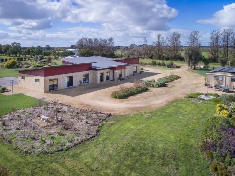 102 Pound Lane, Mortlake VIC 3272