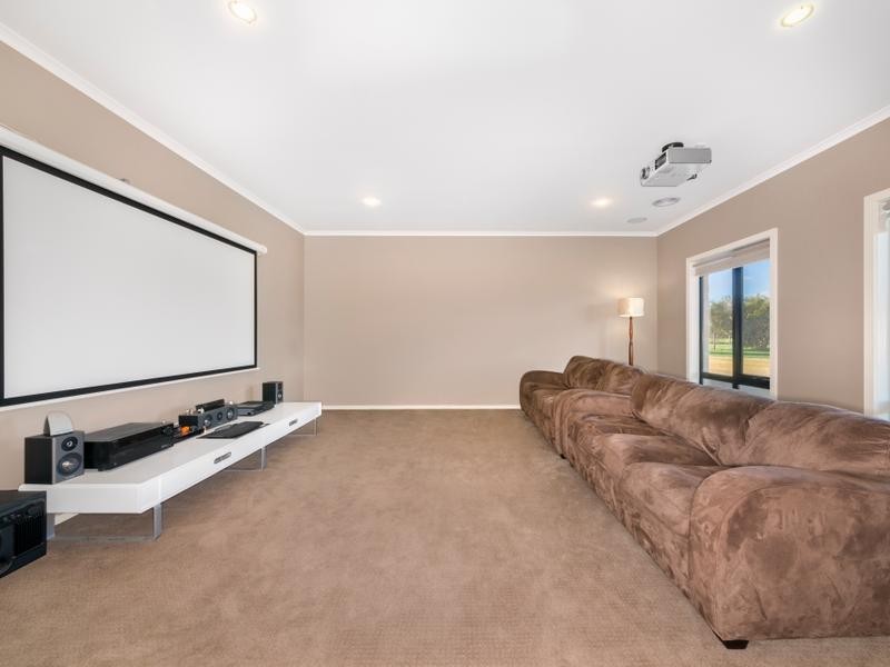 102 Pound Lane, Mortlake VIC 3272
