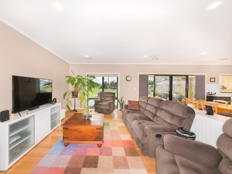 102 Pound Lane, Mortlake VIC 3272