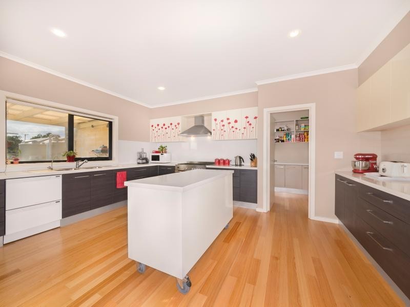 102 Pound Lane, Mortlake VIC 3272