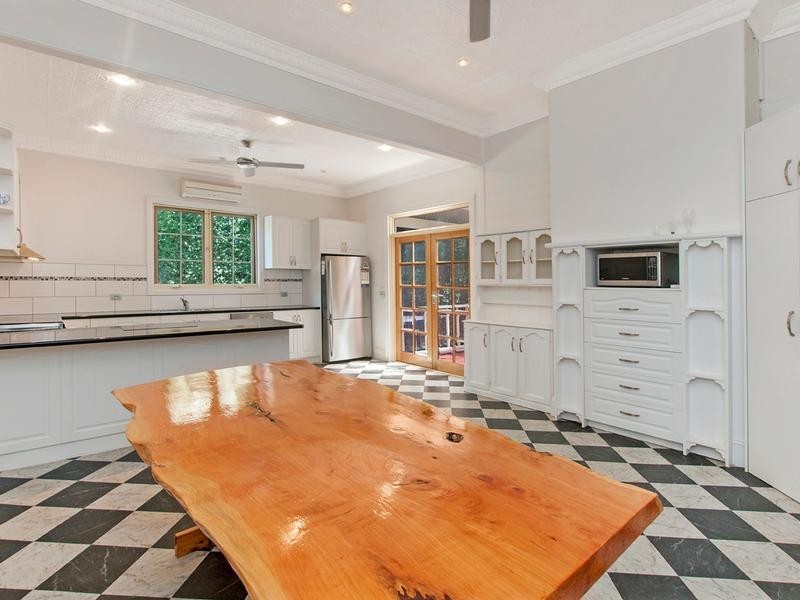 18 Eversley Street, Macarthur VIC 3286