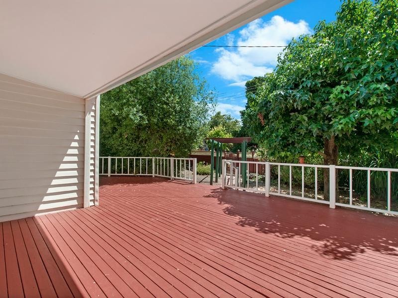 18 Eversley Street, Macarthur VIC 3286