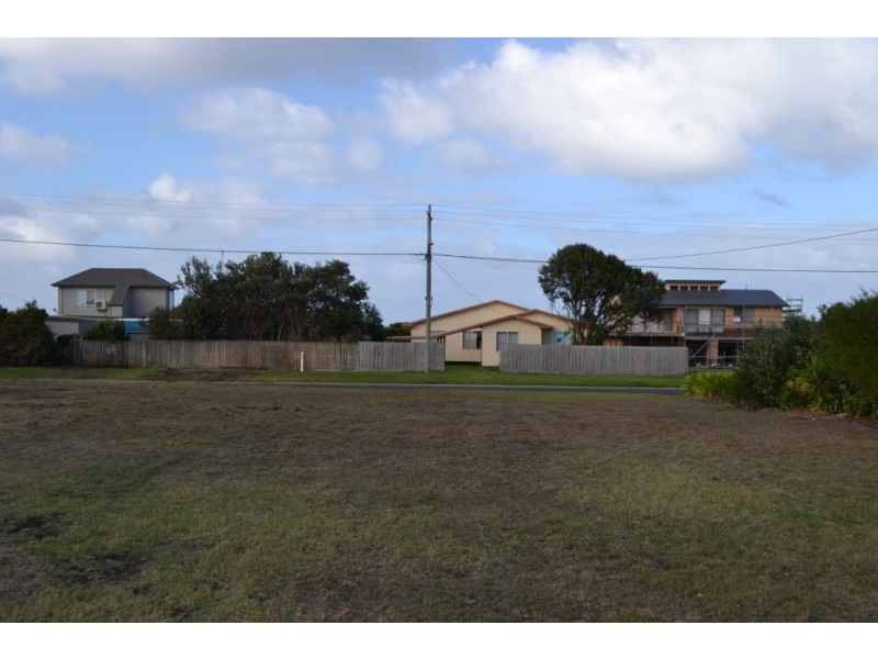 16 Merrett Street, Peterborough VIC 3270