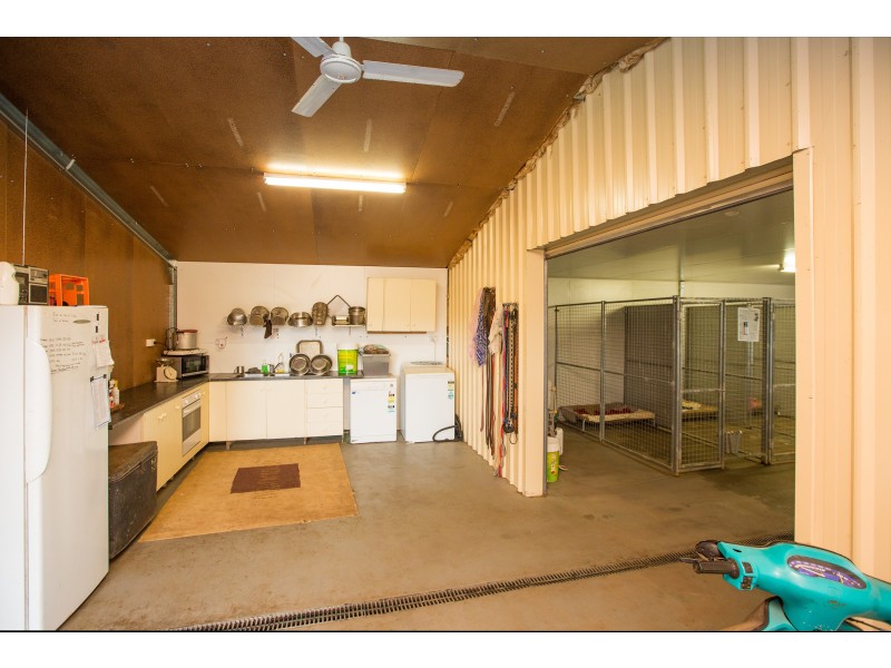 812 Hopkins Highway, Grassmere VIC 3281