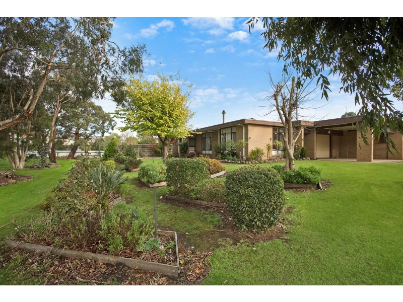23 Shenfield Street, Cobden VIC 3266