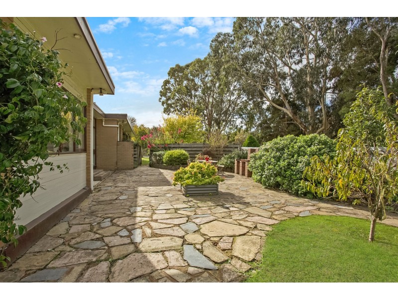 23 Shenfield Street, Cobden VIC 3266