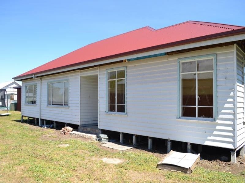 18 Lyons Street, Terang VIC 3264