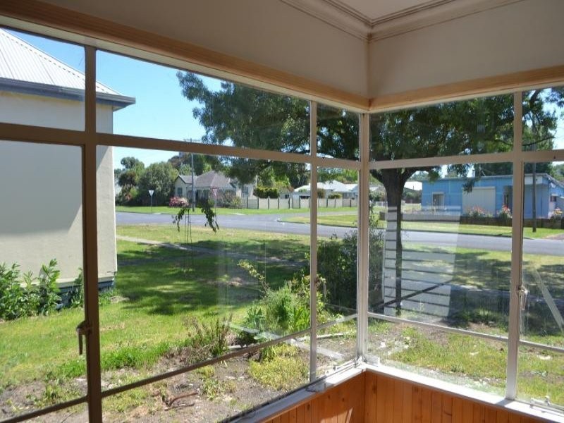 18 Lyons Street, Terang VIC 3264
