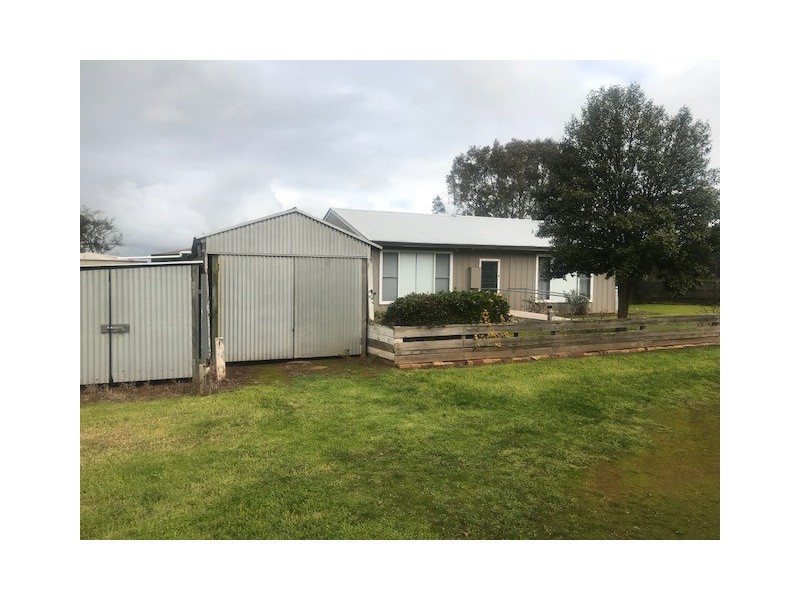 8 Recreation Street, Woorndoo VIC 3272