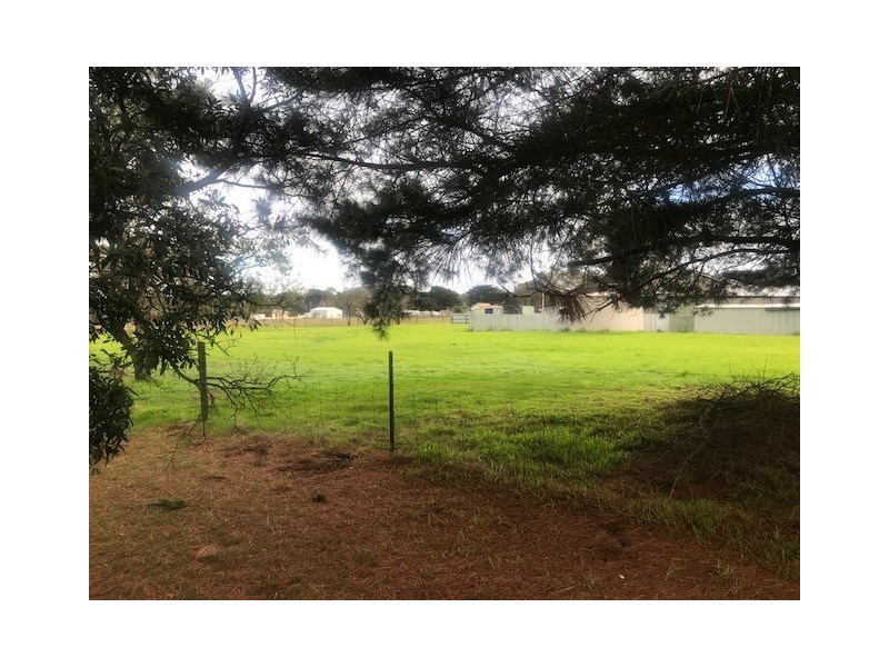 8 Recreation Street, Woorndoo VIC 3272