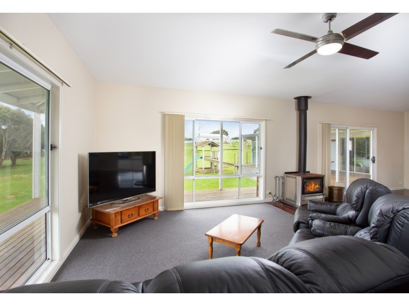 17 Fitzgibbons Lane, Illowa VIC 3282