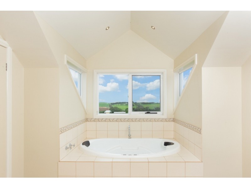 17 Fitzgibbons Lane, Illowa VIC 3282